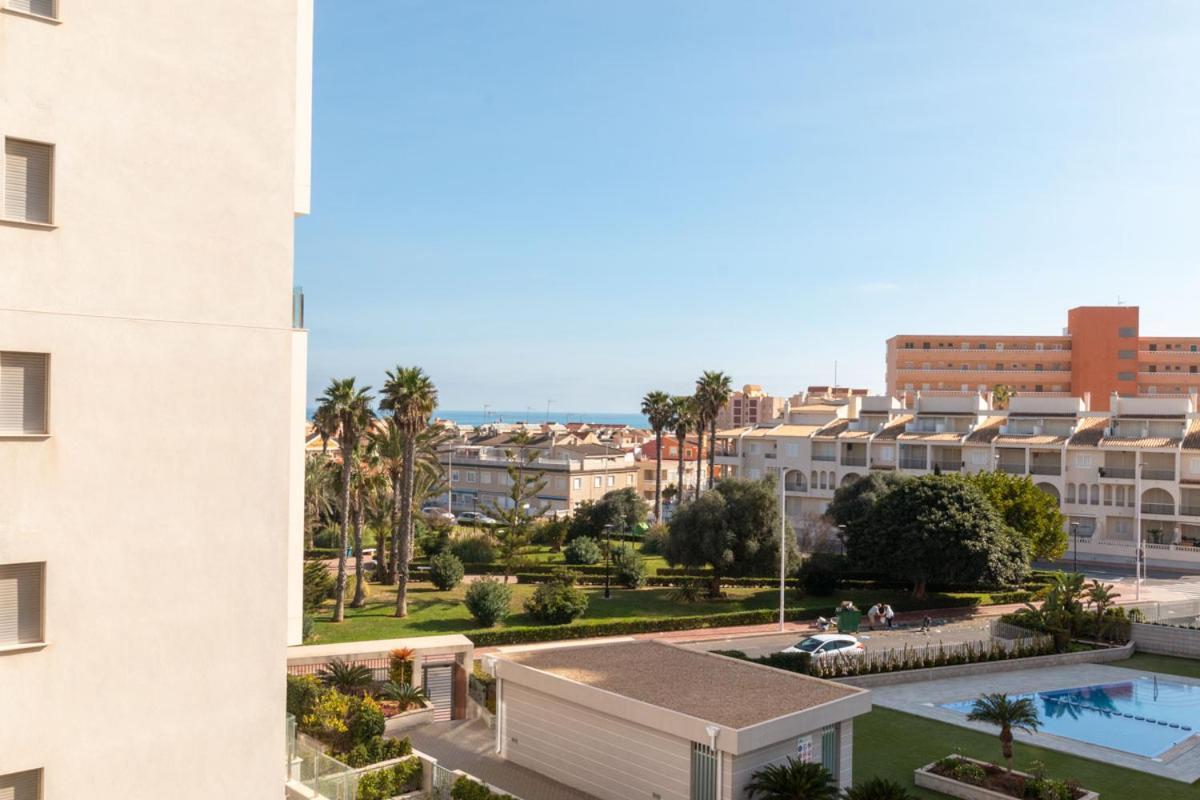 Stunning Beachside Apartment Torre La Mata
